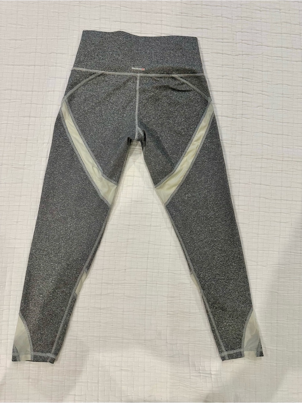 aerie Gray Women’s Performance Leggings Medium